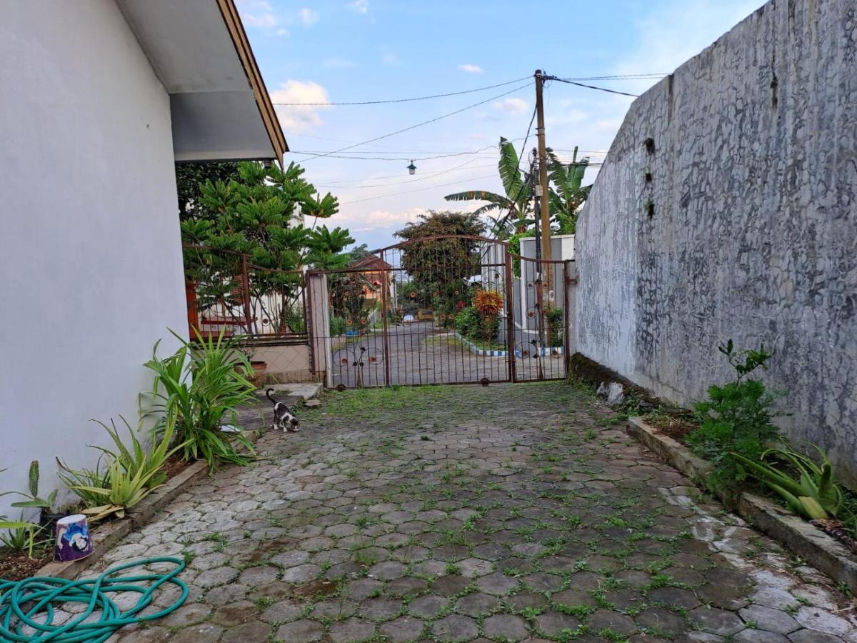 Indo Homestay Malang Luaran gambar